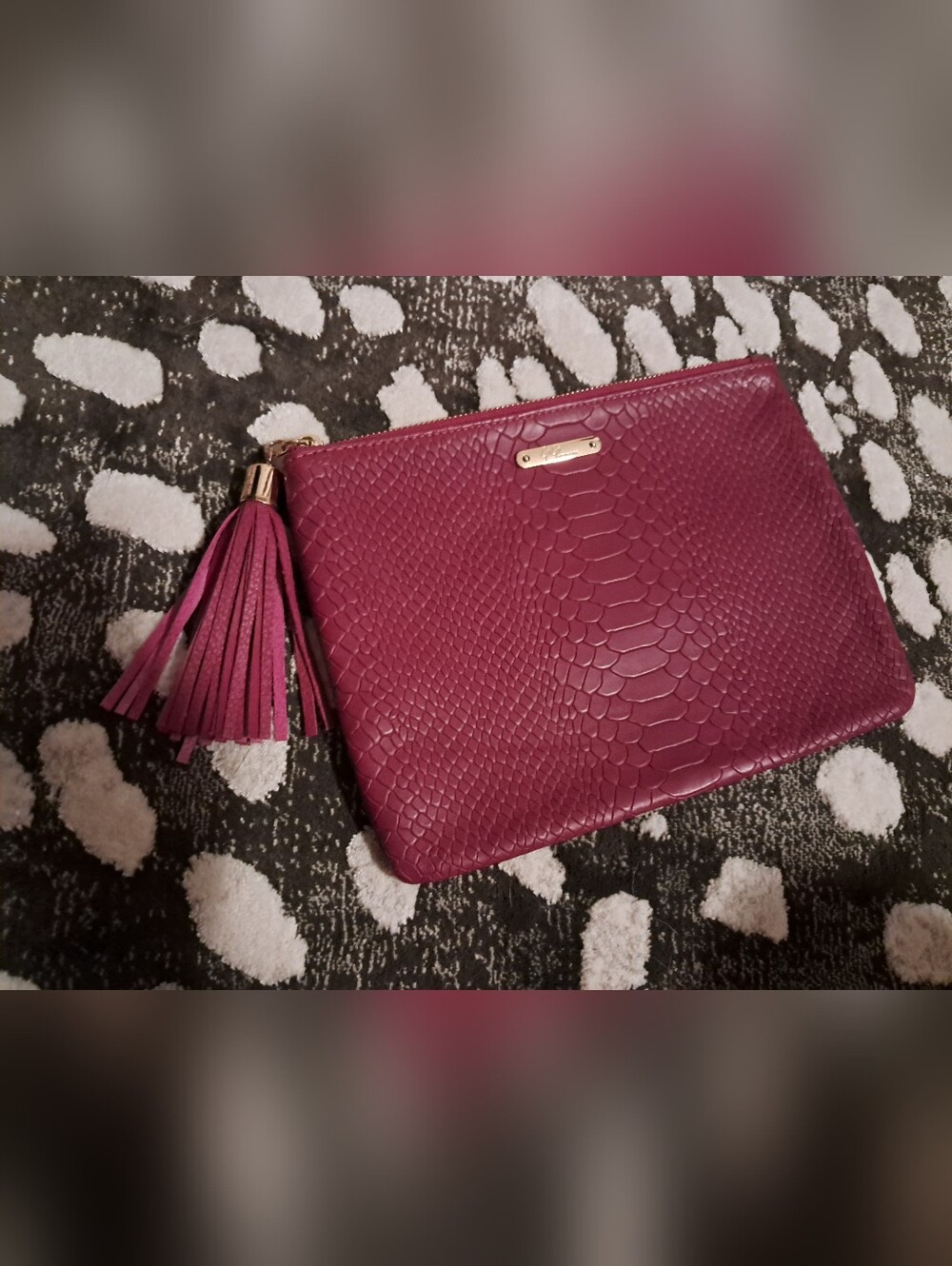 Women's Deep Pink/Purple Faux-Snakeskin Tassel Wristlet Clutch